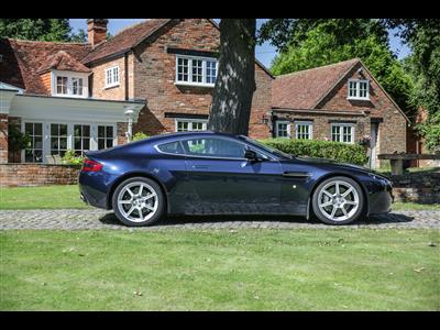 Aston Martin+Vantage